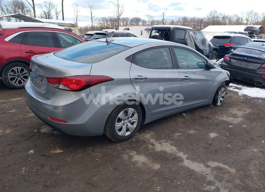 Photo 4 of 2016 Hyundai Elantra SE (VIN 5NPDH4AE1GH762939)