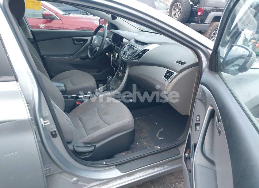 Photo 5 of 2016 Hyundai Elantra SE (VIN 5NPDH4AE1GH762939)