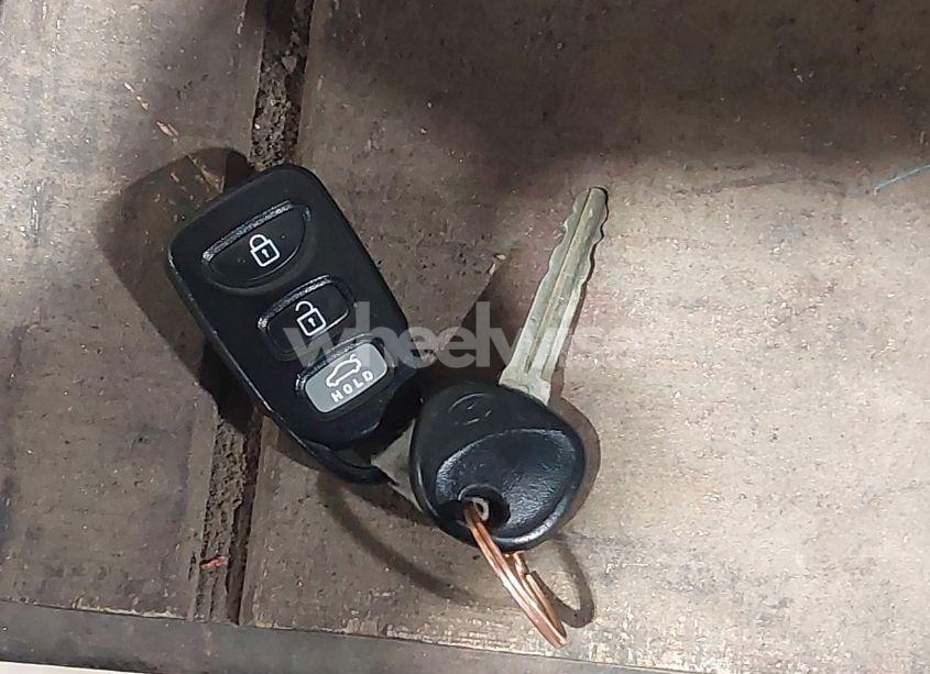 Photo 11 of 2011 Hyundai Elantra LIMITED (VIN 5NPDH4AE2BH075865)