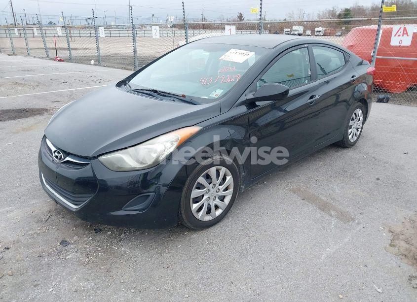 Photo 2 of 2012 Hyundai Elantra GLS (VIN 5NPDH4AE2CH068786)