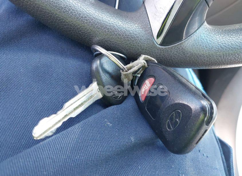 Photo 11 of 2012 Hyundai Elantra GLS (VIN 5NPDH4AE2CH148220)