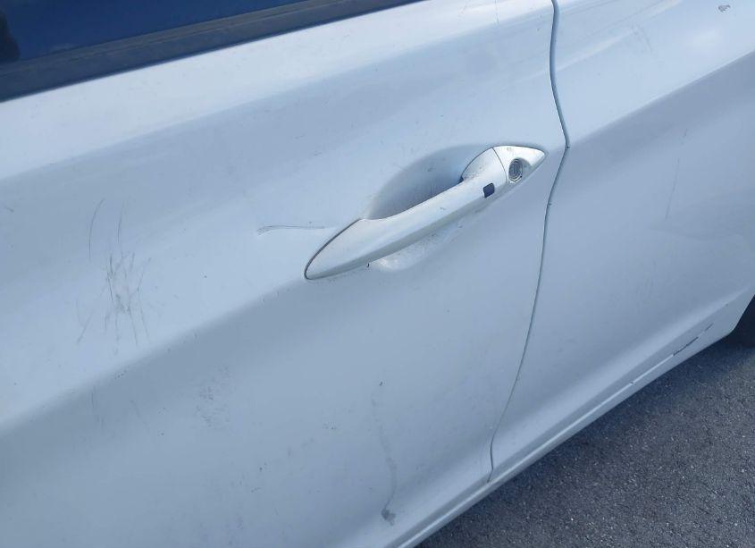 Photo 14 of 2013 Hyundai Elantra LIMITED (VIN 5NPDH4AE2DH187889)