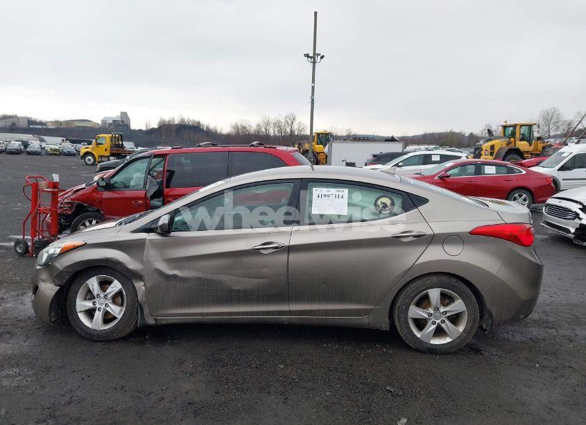 Photo 14 of 2013 Hyundai Elantra GLS (VIN 5NPDH4AE2DH205775)