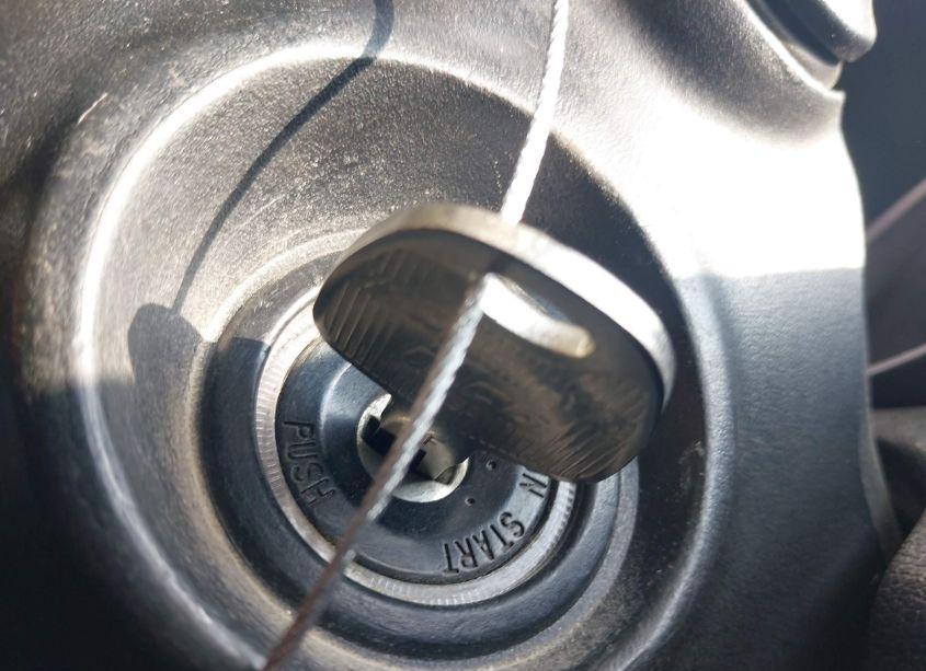 Photo 11 of 2013 Hyundai Elantra LIMITED (VIN 5NPDH4AE2DH282808)