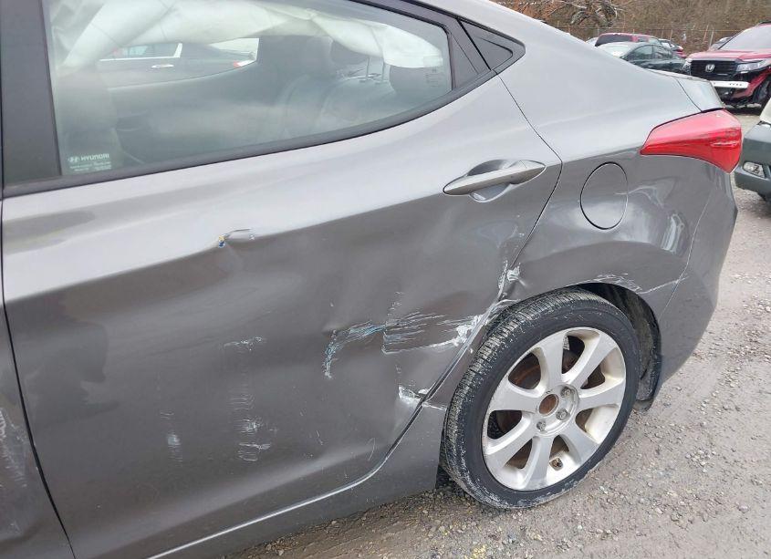 Photo 12 of 2013 Hyundai Elantra LIMITED (VIN 5NPDH4AE2DH285756)