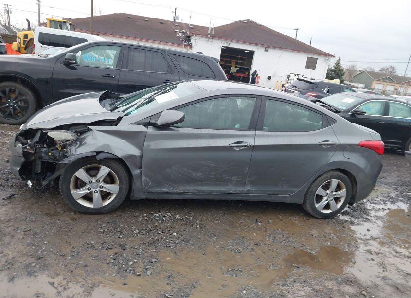 Photo 14 of 2013 Hyundai Elantra GLS (VIN 5NPDH4AE2DH288575)