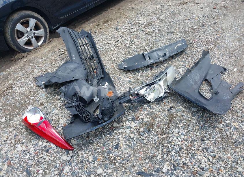 Photo 12 of 2013 Hyundai Elantra GLS (VIN 5NPDH4AE2DH292092)