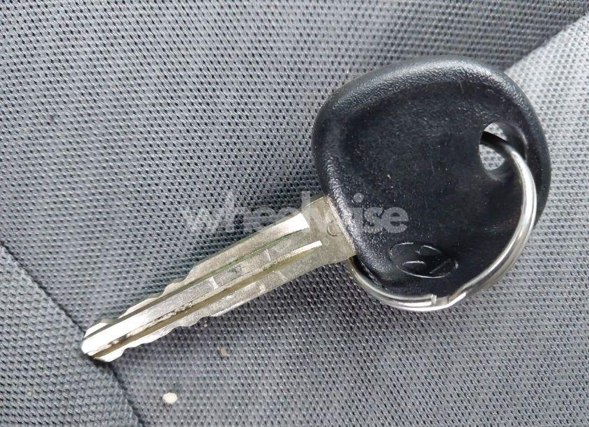 Photo 10 of 2013 Hyundai Elantra GLS (VIN 5NPDH4AE2DH305374)