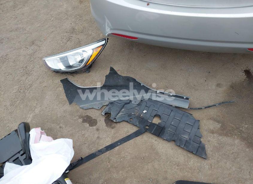 Photo 11 of 2013 Hyundai Elantra GLS (VIN 5NPDH4AE2DH305374)