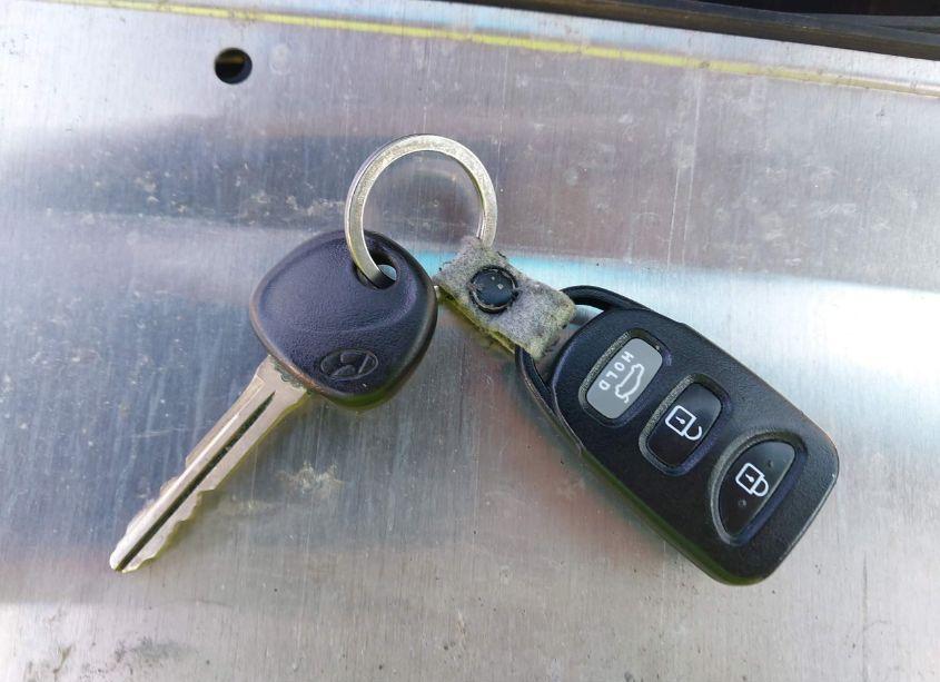 Photo 11 of 2013 Hyundai Elantra GLS (VIN 5NPDH4AE2DH312633)