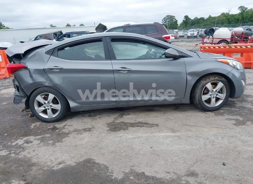 Photo 13 of 2013 Hyundai Elantra GLS (VIN 5NPDH4AE2DH323731)