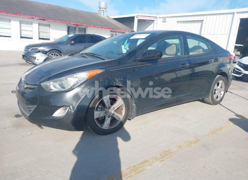Photo 2 of 2013 Hyundai Elantra GLS (VIN 5NPDH4AE2DH334342)