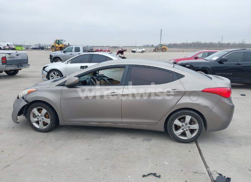 Photo 14 of 2013 Hyundai Elantra GLS (VIN 5NPDH4AE2DH338939)