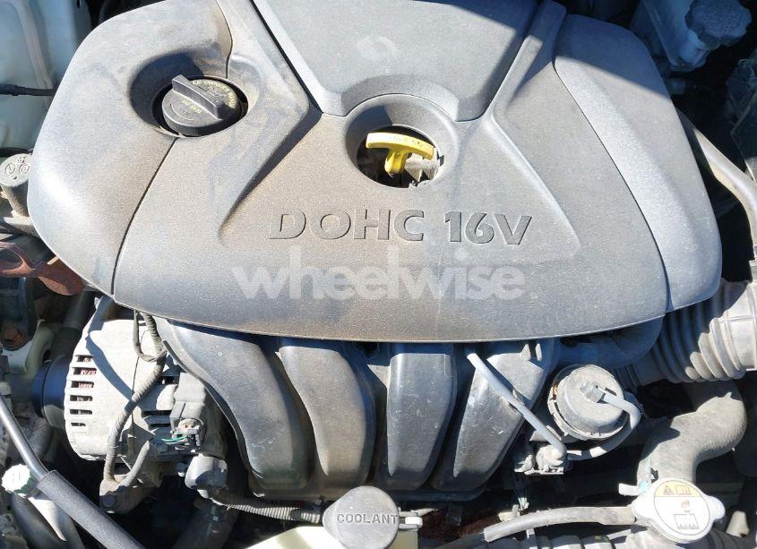 Photo 10 of 2013 Hyundai Elantra GLS (VIN 5NPDH4AE2DH353022)