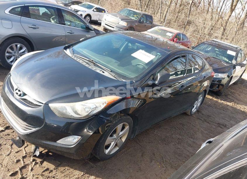 Photo 2 of 2013 Hyundai Elantra GLS (VIN 5NPDH4AE2DH373285)