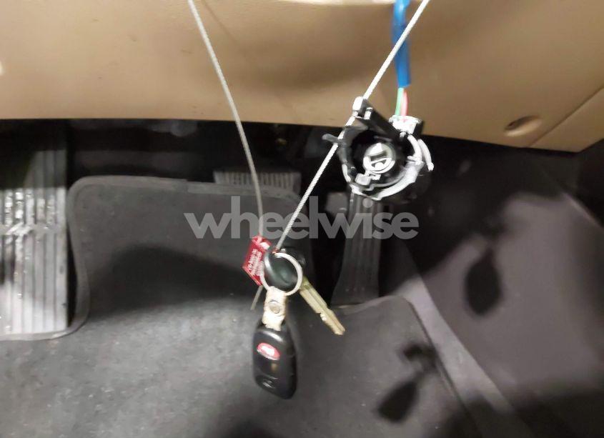 Photo 11 of 2013 Hyundai Elantra GLS (VIN 5NPDH4AE2DH378650)