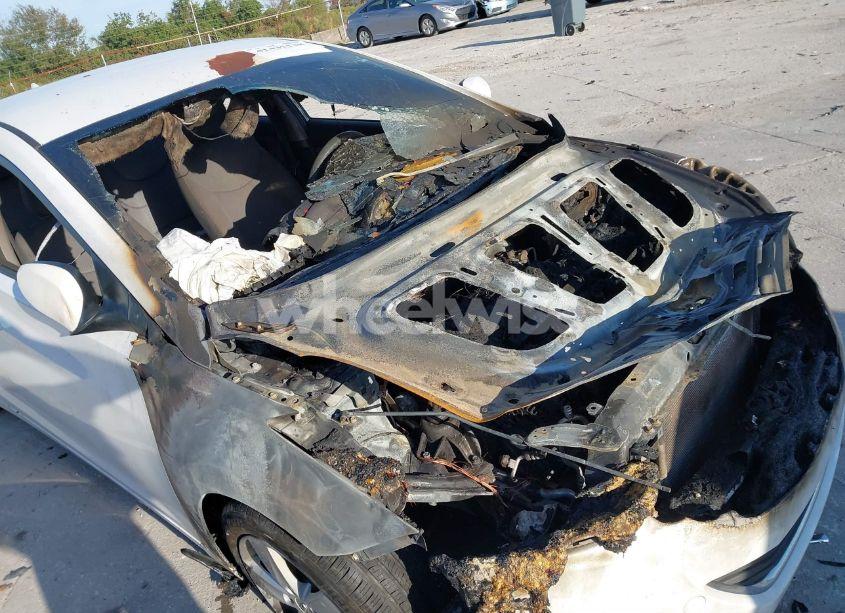 Photo 6 of 2013 Hyundai Elantra GLS (VIN 5NPDH4AE2DH391365)