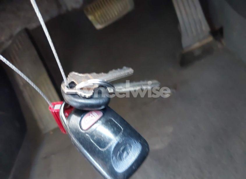 Photo 11 of 2013 Hyundai Elantra GLS (VIN 5NPDH4AE2DH421142)