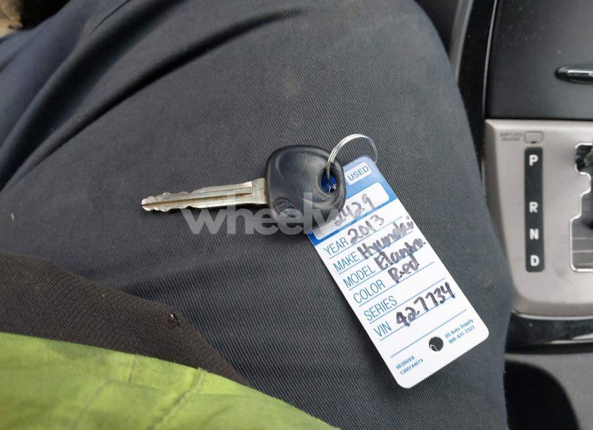 Photo 11 of 2013 Hyundai Elantra LIMITED (VIN 5NPDH4AE2DH427734)