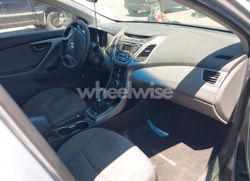 Photo 5 of 2014 Hyundai Elantra SE (VIN 5NPDH4AE2EH457074)