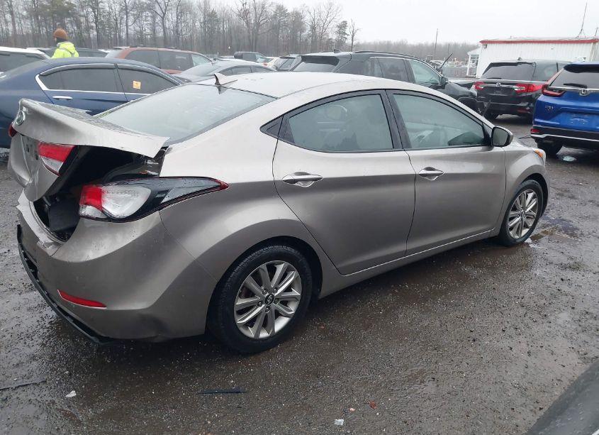 Photo 4 of 2014 Hyundai Elantra SE (VIN 5NPDH4AE2EH458340)