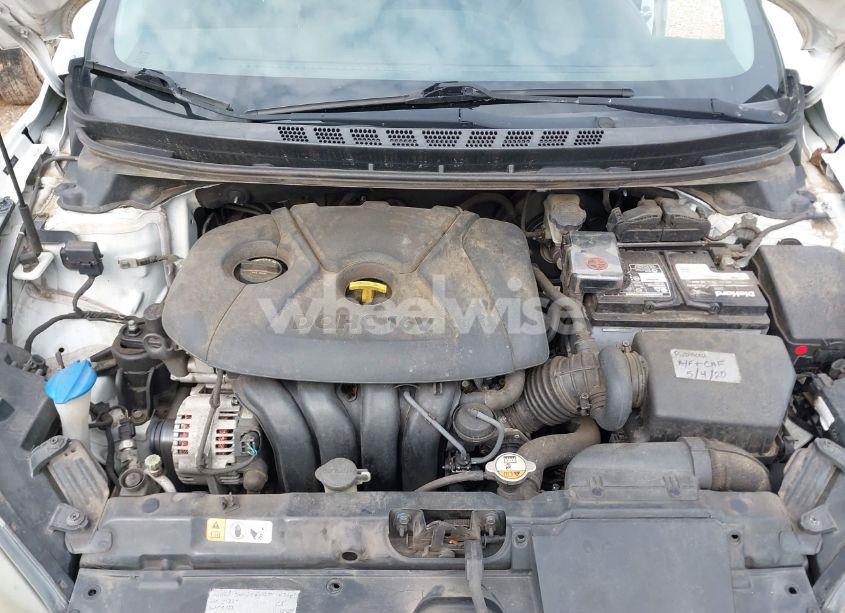 Photo 10 of 2014 Hyundai Elantra SE (VIN 5NPDH4AE2EH460749)