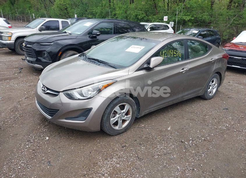 Photo 2 of 2014 Hyundai Elantra SE (VIN 5NPDH4AE2EH462338)