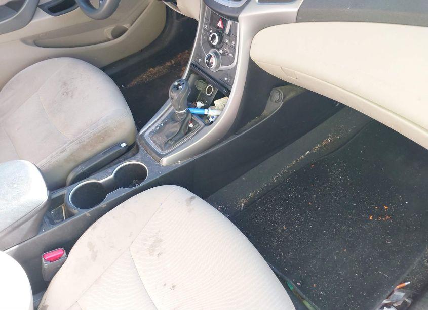 Photo 5 of 2014 Hyundai Elantra SE (VIN 5NPDH4AE2EH463053)