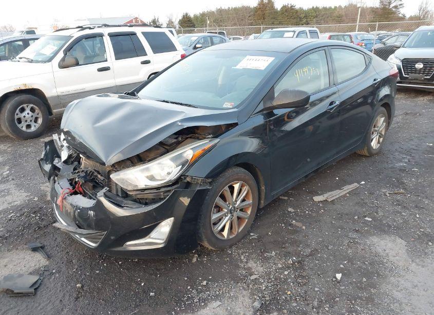 Photo 2 of 2014 Hyundai Elantra SE (VIN 5NPDH4AE2EH470097)