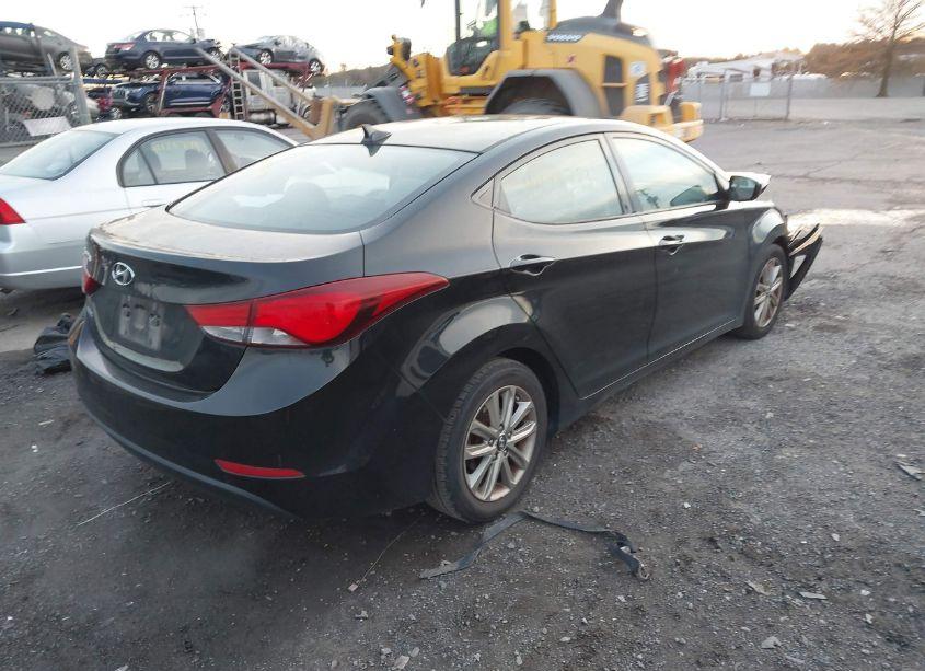 Photo 4 of 2014 Hyundai Elantra SE (VIN 5NPDH4AE2EH470097)