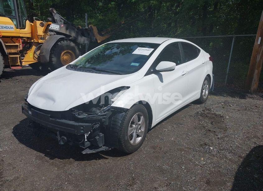 Photo 2 of 2014 Hyundai Elantra SE (VIN 5NPDH4AE2EH492388)
