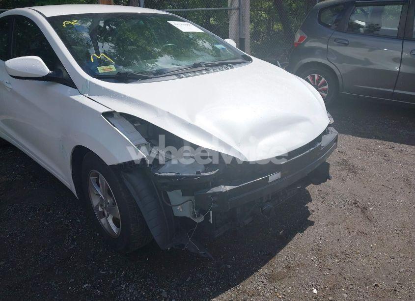 Photo 6 of 2014 Hyundai Elantra SE (VIN 5NPDH4AE2EH492388)