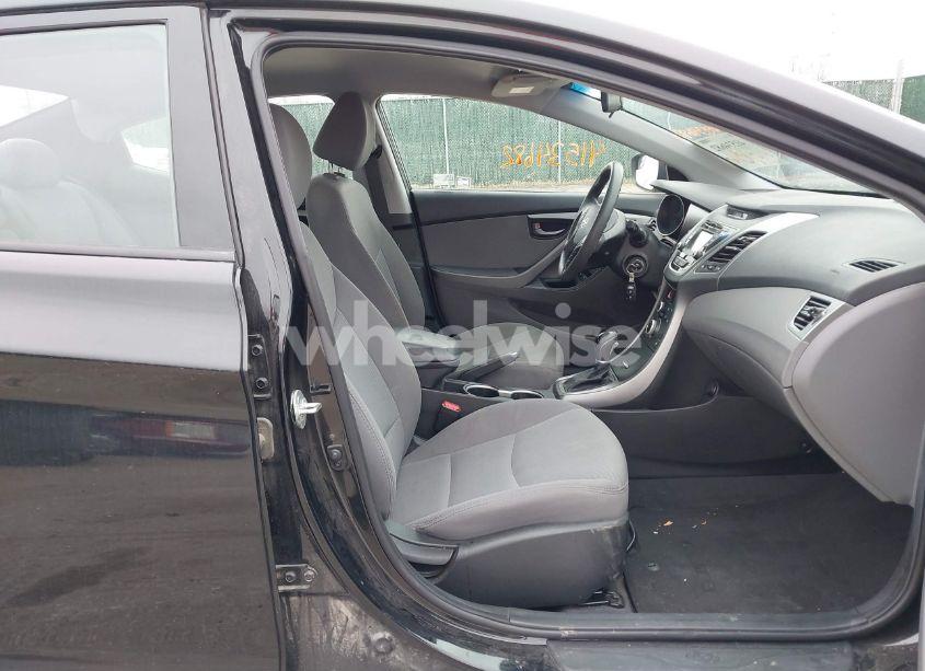 Photo 5 of 2014 Hyundai Elantra SE (VIN 5NPDH4AE2EH503647)