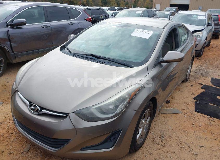 Photo 2 of 2014 Hyundai Elantra SE (VIN 5NPDH4AE2EH515684)