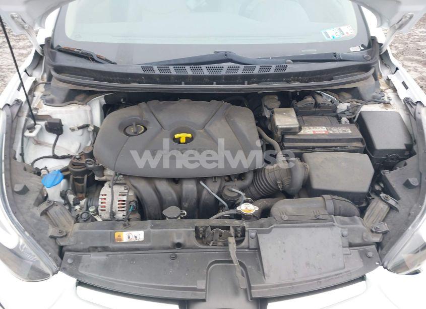 Photo 10 of 2015 Hyundai Elantra SE (VIN 5NPDH4AE2FH563803)