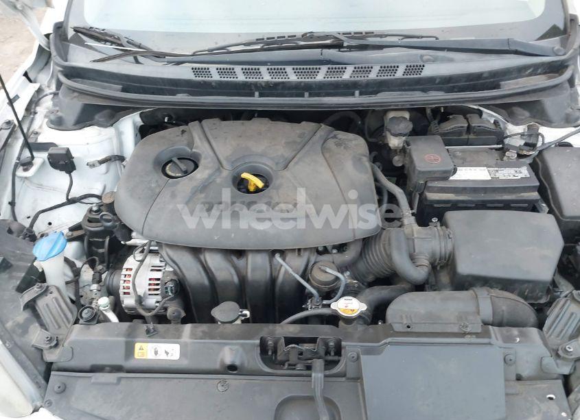 Photo 10 of 2015 Hyundai Elantra SE (VIN 5NPDH4AE2FH564711)