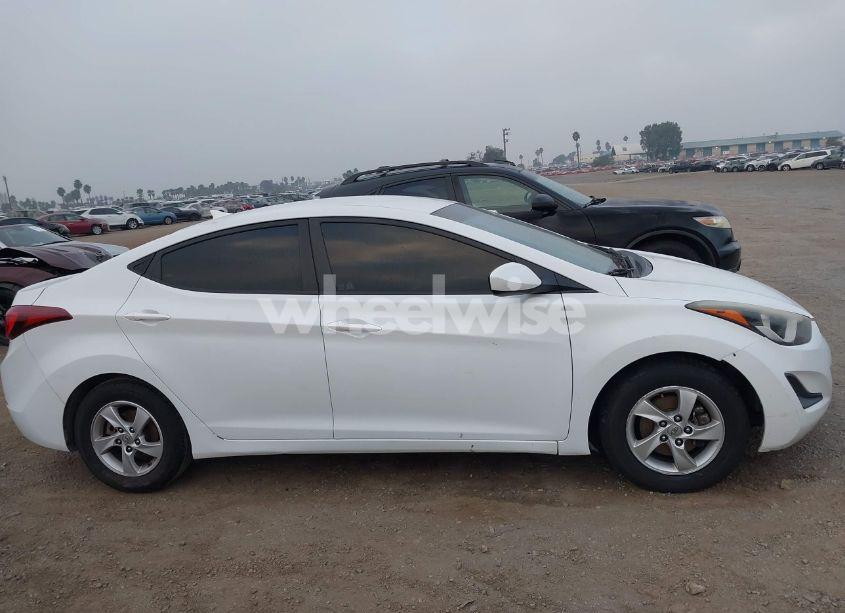 Photo 13 of 2015 Hyundai Elantra SE (VIN 5NPDH4AE2FH564711)