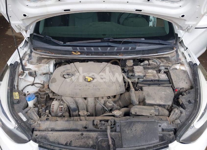 Photo 10 of 2015 Hyundai Elantra SE (VIN 5NPDH4AE2FH573747)