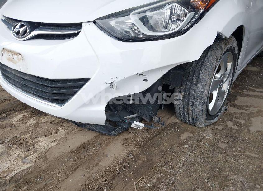 Photo 6 of 2015 Hyundai Elantra SE (VIN 5NPDH4AE2FH573747)