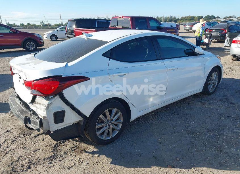 Photo 4 of 2015 Hyundai Elantra SE (VIN 5NPDH4AE2FH576017)