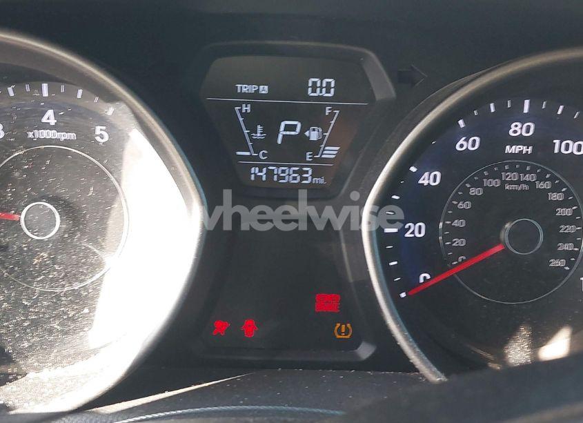 Photo 7 of 2015 Hyundai Elantra SE (VIN 5NPDH4AE2FH576017)