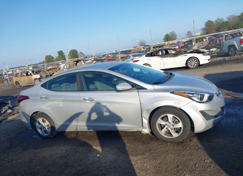 Photo 13 of 2015 Hyundai Elantra SE (VIN 5NPDH4AE2FH579404)