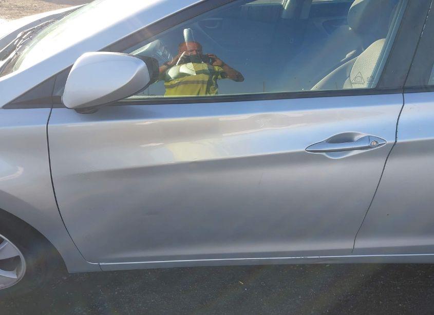 Photo 19 of 2015 Hyundai Elantra SE (VIN 5NPDH4AE2FH579404)