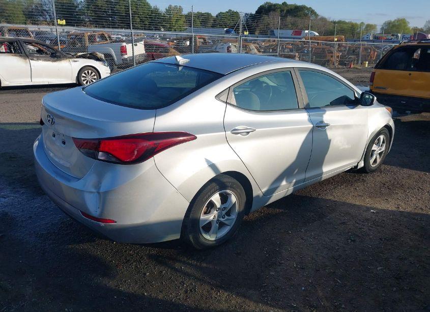 Photo 4 of 2015 Hyundai Elantra SE (VIN 5NPDH4AE2FH579404)