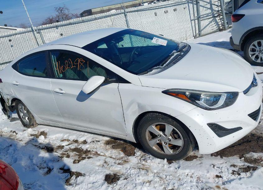 Photo 13 of 2015 Hyundai Elantra SE (VIN 5NPDH4AE2FH580326)