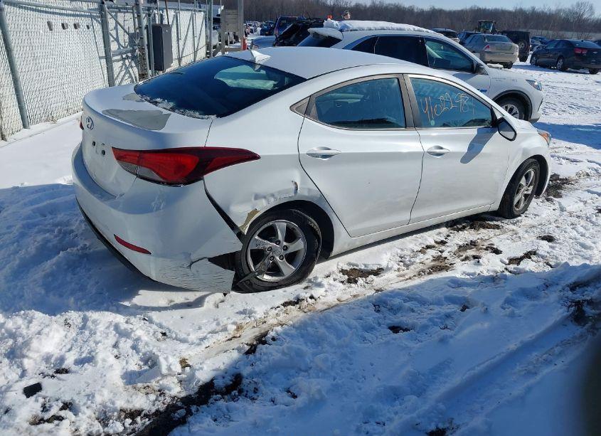 Photo 4 of 2015 Hyundai Elantra SE (VIN 5NPDH4AE2FH580326)
