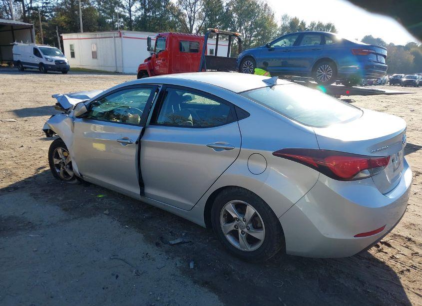 Photo 3 of 2015 Hyundai Elantra SE (VIN 5NPDH4AE2FH580424)