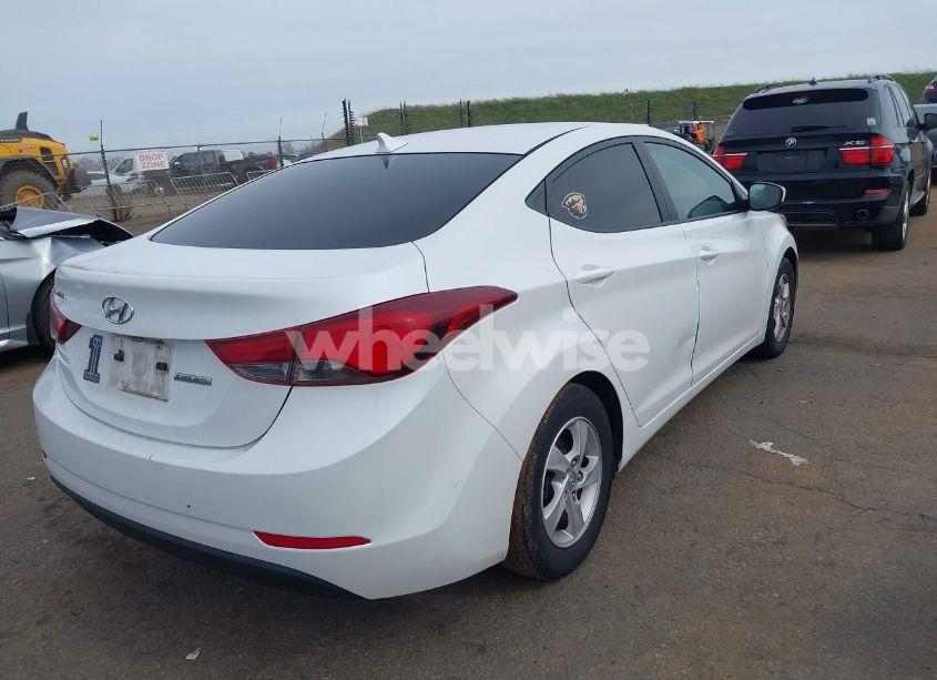 Photo 4 of 2015 Hyundai Elantra SE (VIN 5NPDH4AE2FH584652)