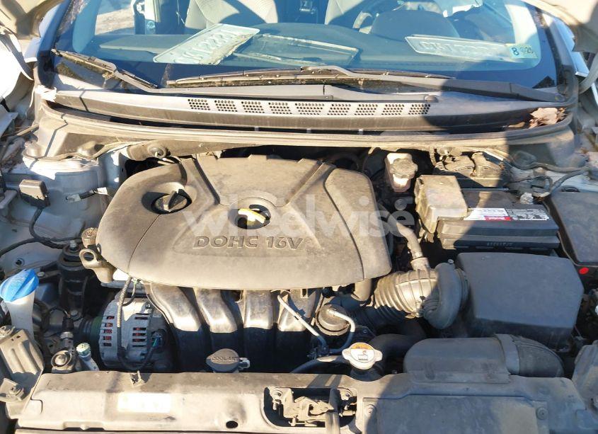 Photo 10 of 2015 Hyundai Elantra SE (VIN 5NPDH4AE2FH585297)