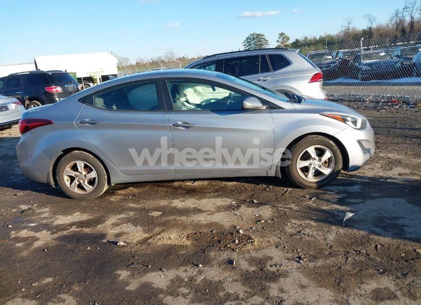 Photo 13 of 2015 Hyundai Elantra SE (VIN 5NPDH4AE2FH585297)
